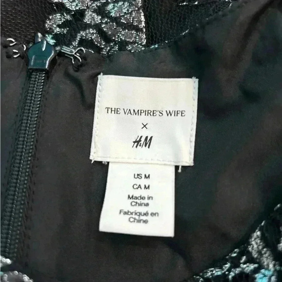 2020 THE VAMPIRE'S WIFE × H&M Silver Lace Mini Dress in size medium - Picture 5 of 5